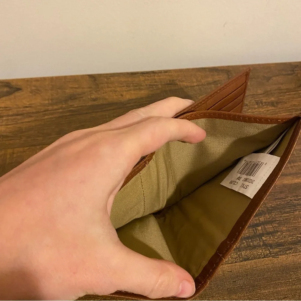 Columbia Light Brown Leather Fold Wallet